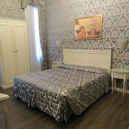 Bridge Hotel Venice