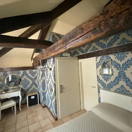 Hotel Bridge