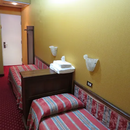 Bridge Hotel