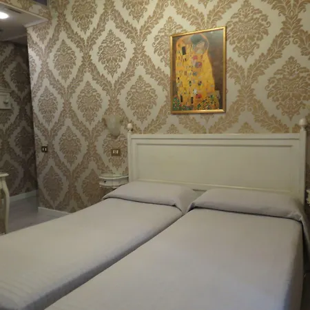 Bridge Hotel 3*