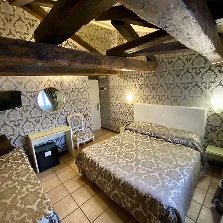 Bridge Hotel