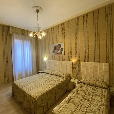 Hotel Bridge 3*