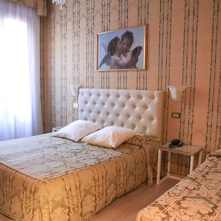 Bridge Hotel 3*